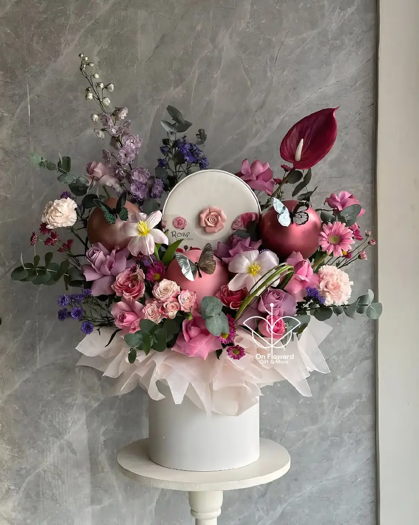 تنسيق بوكس فقط بدون هدايا جانبيه ❕️
(بإمكانك تعديل خصائص الهديه المعروضه و أضافة الهدايا الجانبيه ان أردت ✅️ )*  