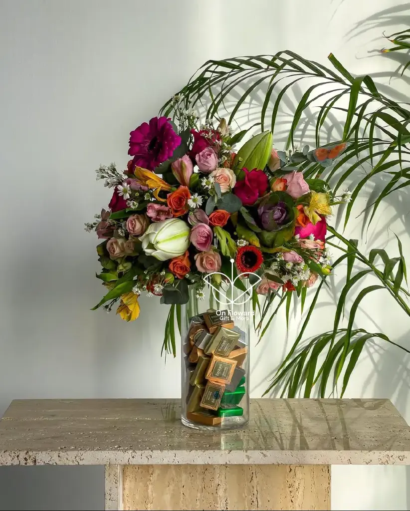 تنسيق فازه فقط بدون هدايا جانبيه ❕️
(بإمكانك تعديل خصائص الهديه المعروضه و أضافة الهدايا الجانبيه ان أردت ✅️ )*