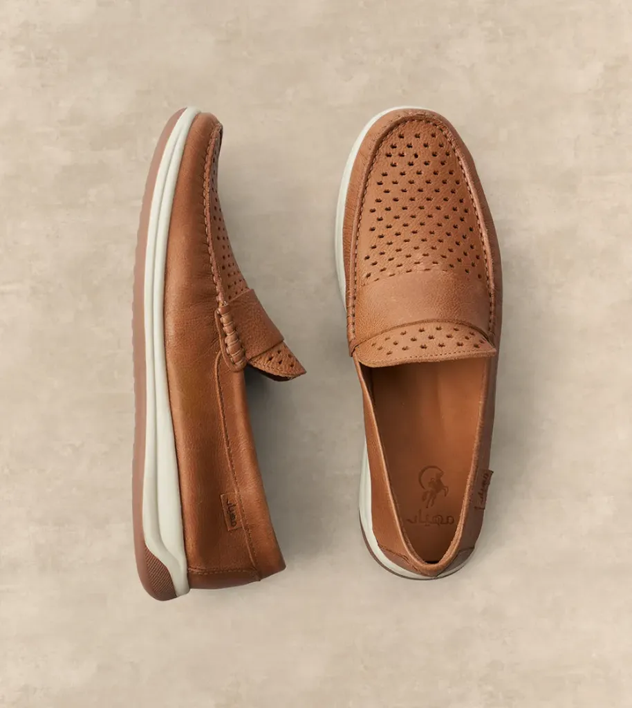 توفير حذاء كاجوال من مهيار خلال ساعه أو ربما أقل مناسب جداً لتقديمة كهديه (بدون تنسيق)