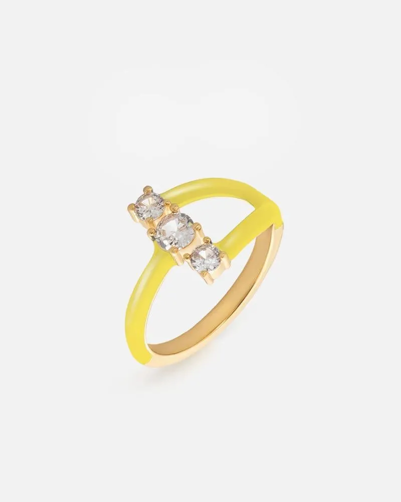 توفير خاتم نسائي أنيق بلون ذهبي و أصفر من زايروس خلال ساعه أو ربما أقل مناسب جداً لتقديمة كهديه (بدون تنسيق)