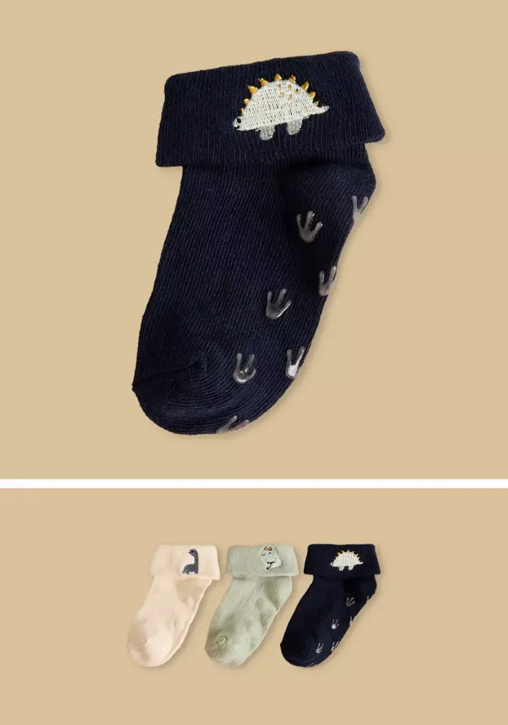 توفير ملابس طقم جوارب طول الكاحل 3  أزواج مطرزة من ماكس خلال ساعه أو ربما أقل مناسب جداً لتقديمة كهديه