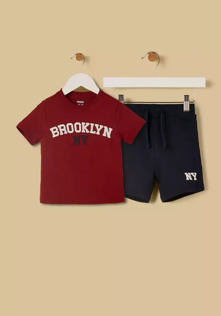 توفير ملابس طقم شورت وتيشيرت بطبعات ( من ماكس ) خلال ساعه أو ربما أقل مناسب جداً لتقديمة كهديه