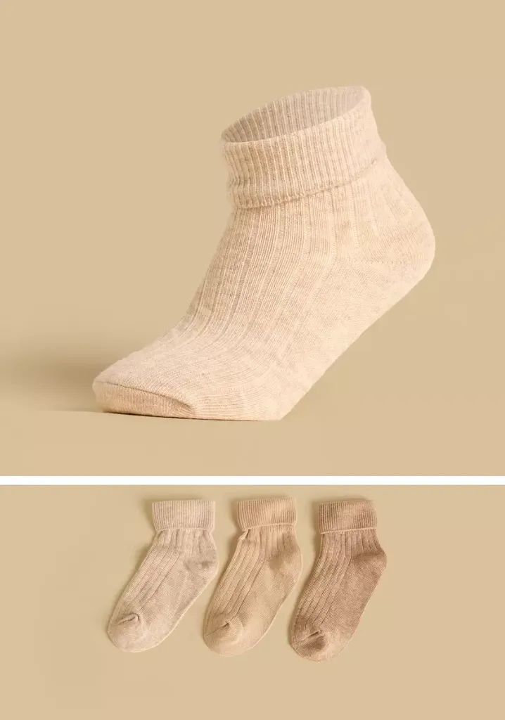 توفير ملابس طقم من 3 - جوارب مضلعة بطول الكاحل ( من ماكس ) خلال ساعه أو ربما أقل مناسب جداً لتقديمة كهديه