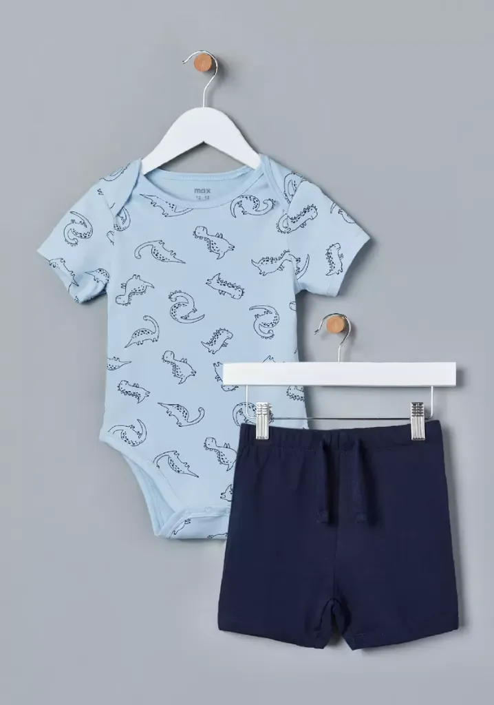 توفير ملابس طقم بودي سوت بطبعات ديناصور وشورت سادة ( من ماكس ) خلال ساعه أو ربما أقل مناسب جداً لتقديمة كهديه