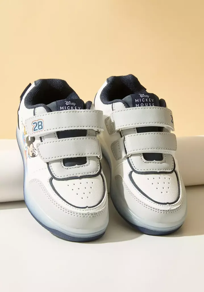 توفير ملابس حذاء سنيكرز بشريط إغلاق لاصق بطبعات ميكي ماوس وديزي داك ( من ماكس ) خلال ساعه أو ربما أقل مناسب جداً لتقديمة كهديه