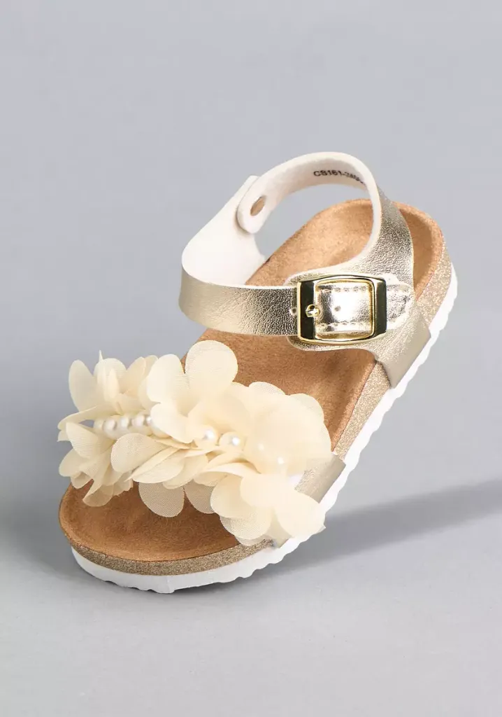 توفير ملابس صندل مزين باللؤلؤ بإبزيم إغلاق ( من ماكس ) خلال ساعه أو ربما أقل مناسب جداً لتقديمة كهديه