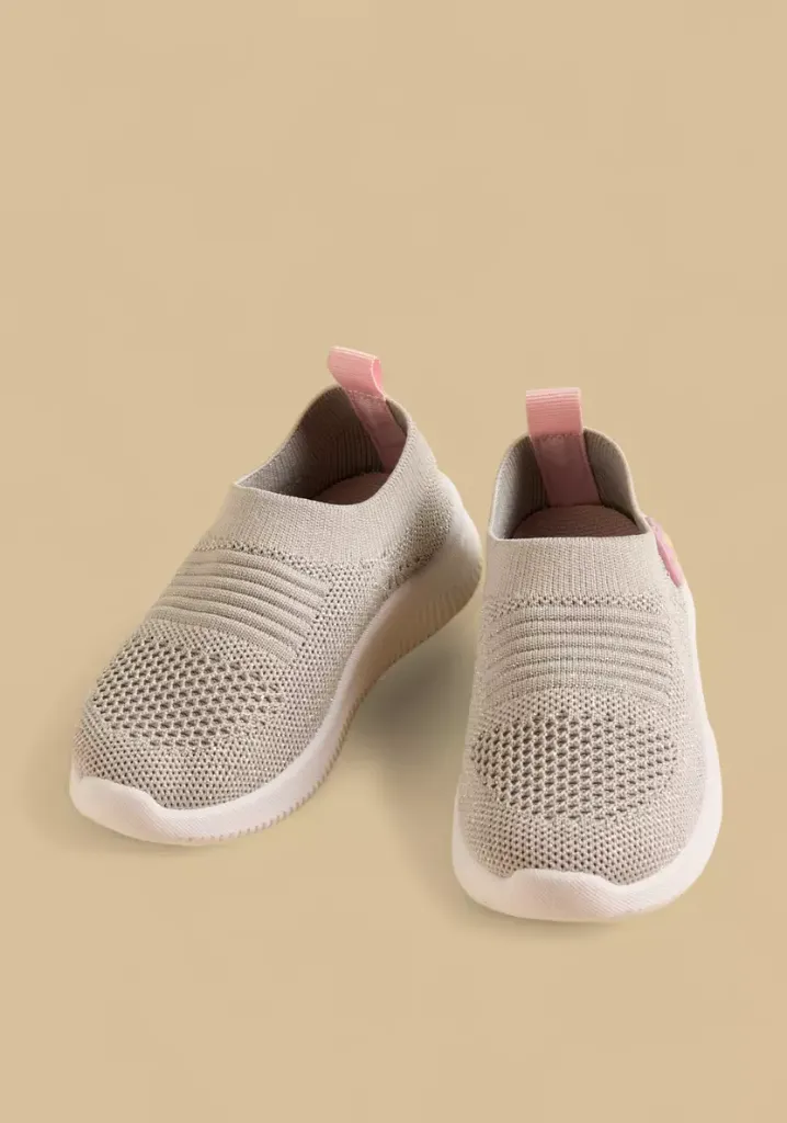 توفير ملابس حذاء رياضي فلاينيت بارز الملمس سهل الارتداء ( من ماكس ) خلال ساعه أو ربما أقل مناسب جداً لتقديمة كهديه