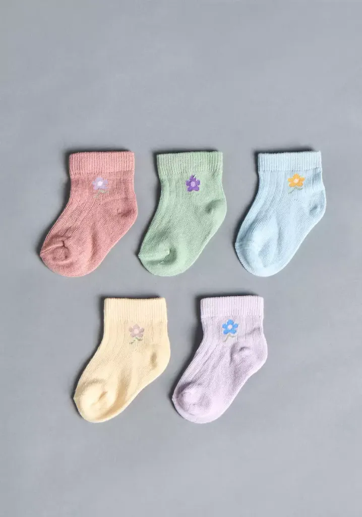 توفير ملابس طقم جوارب طول الكاحل 5  أزواج بطبعات زهرية ( من ماكس ) خلال ساعه أو ربما أقل مناسب جداً لتقديمة كهديه