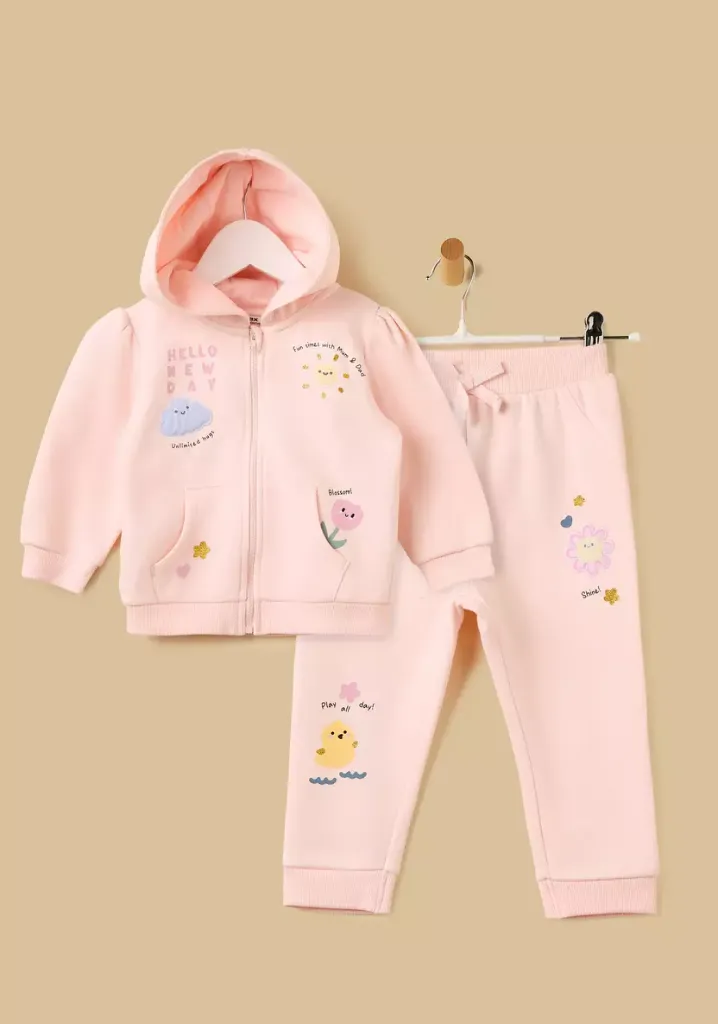 توفير ملابس طقم بنطلون رياضي وهودي بسحاب وطبعات ( من ماكس ) خلال ساعه أو ربما أقل مناسب جداً لتقديمة كهديه