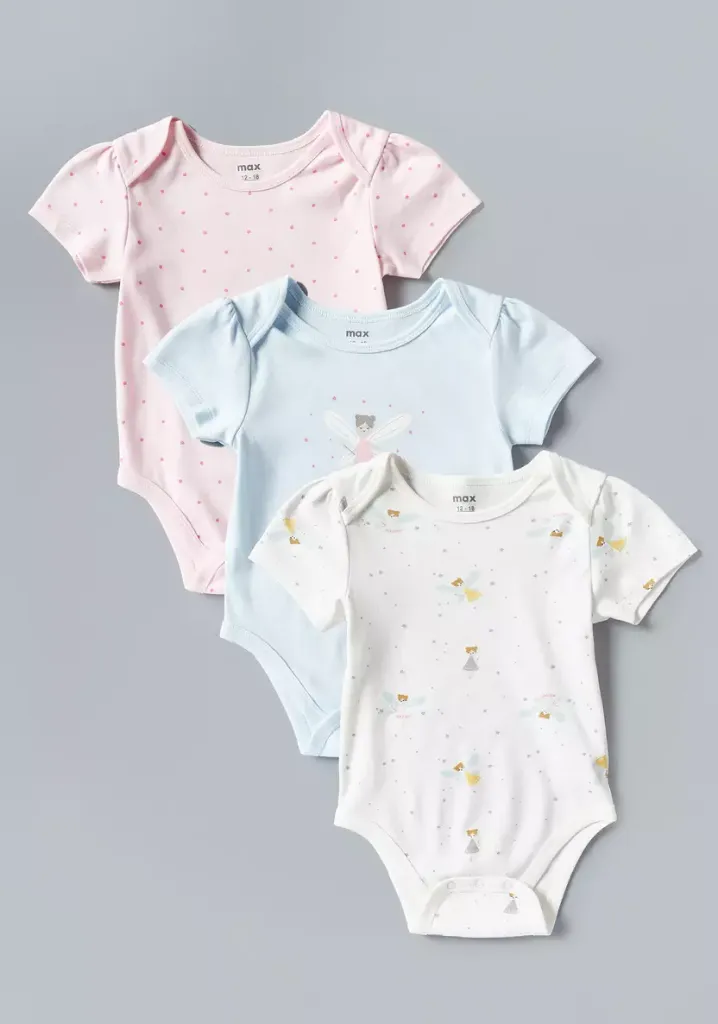 توفير ملابس طقم بودي سوت قطن 3  قطع بطبعات ( من ماكس ) خلال ساعه أو ربما أقل مناسب جداً لتقديمة كهديه