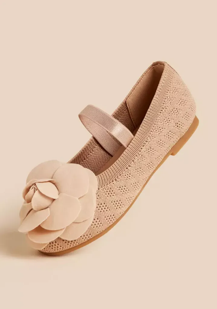 توفير ملابس حذاء باليرينا مزين ( من ماكس ) خلال ساعه أو ربما أقل مناسب جداً لتقديمة كهديه