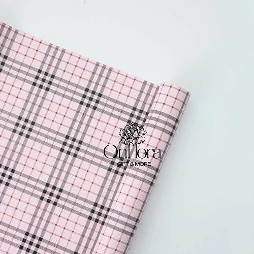 [6] تغليف بلاستيك مخطط مربعات وردي كلاسيك